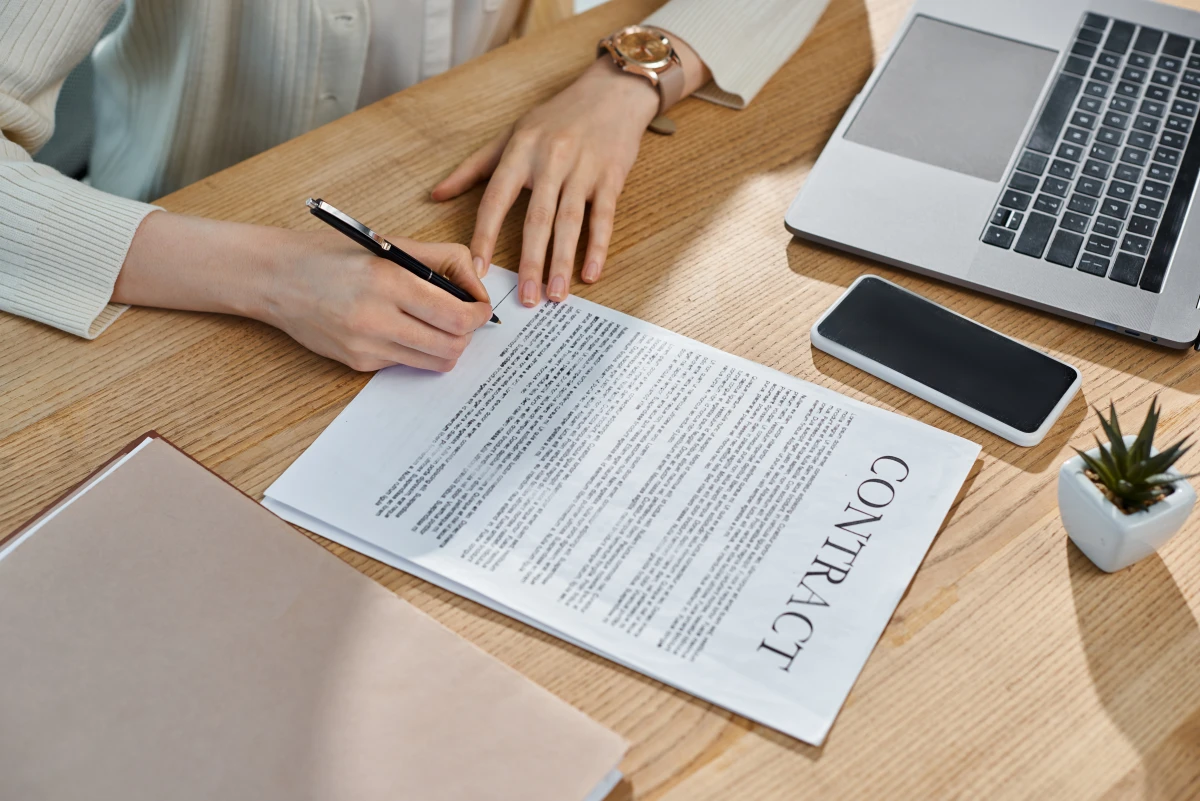 Les obligations légales des franchiseurs dans les franchises immobilières : un éclairage juridique