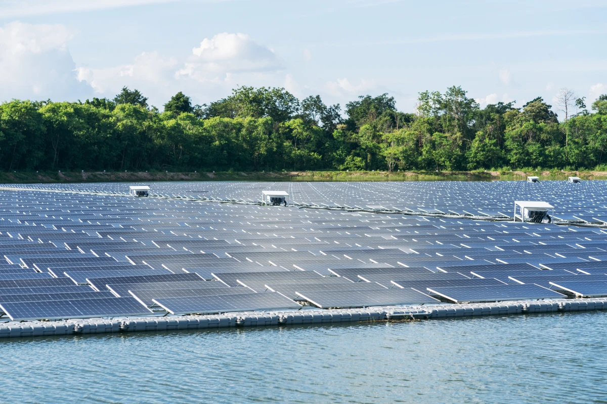 Encadrement juridique des pratiques commerciales dans le secteur des énergies renouvelables
